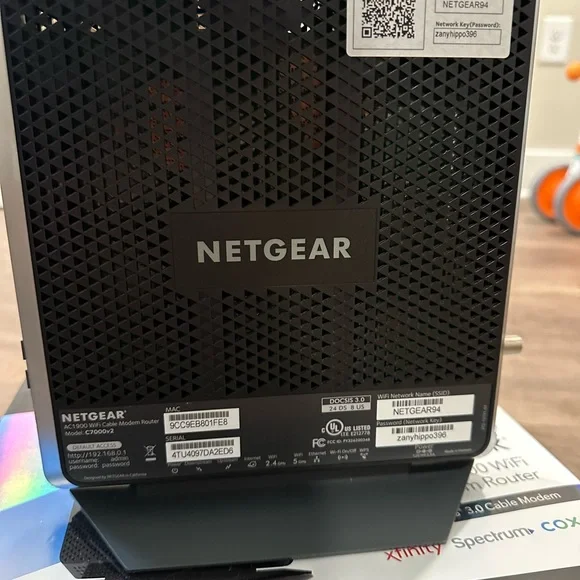 Netgear Nighthawk AC1900 Cable Modem Router - Picture 6 of 7